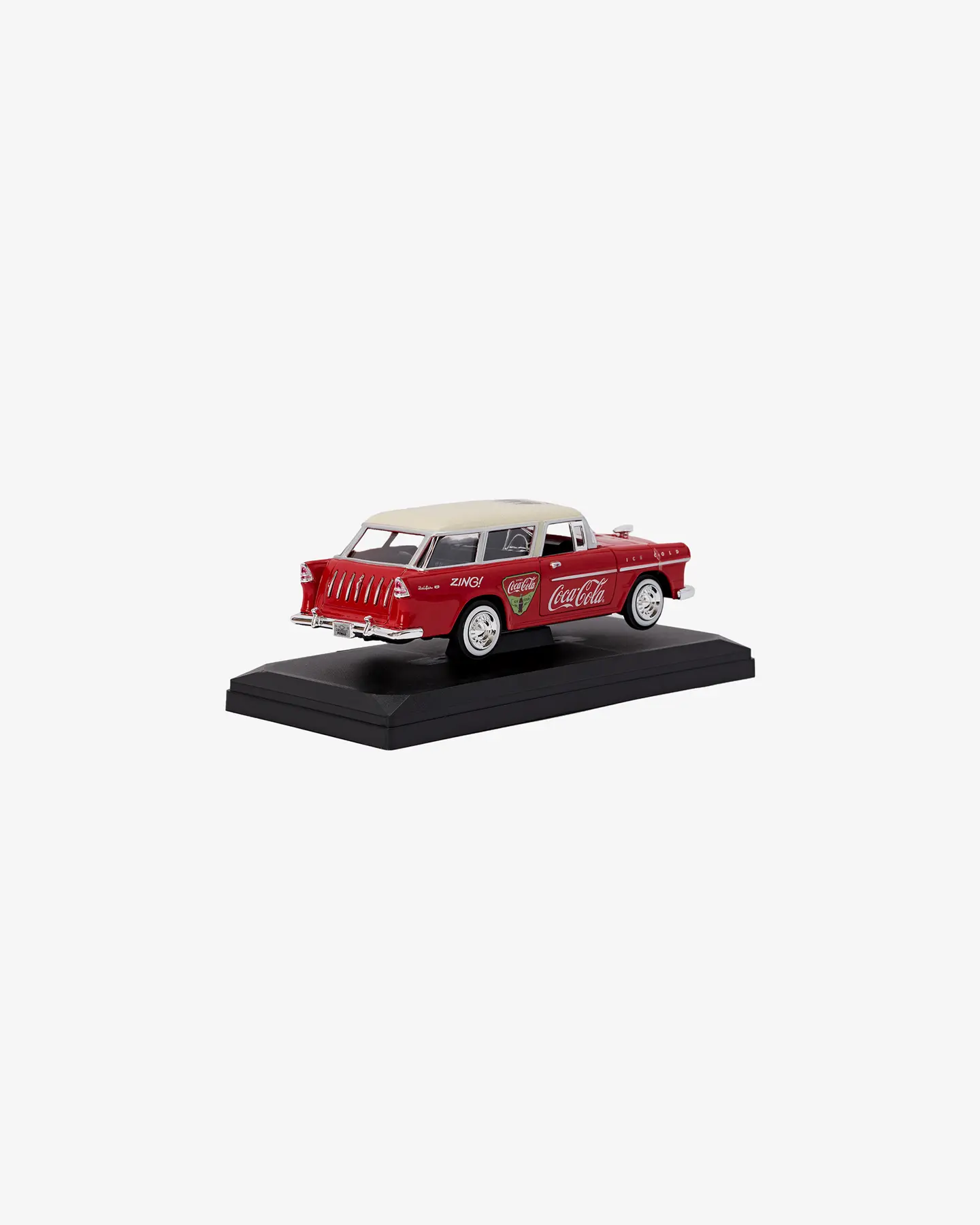 Машинка литая коллекционная Die-сast модель по лицензии Coca-Cola 1955 Chevy Bel Air Nomad, масштаб  — 2